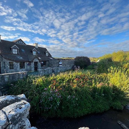 Aille River Tourist Hostel Glamping Doolin Exterior foto
