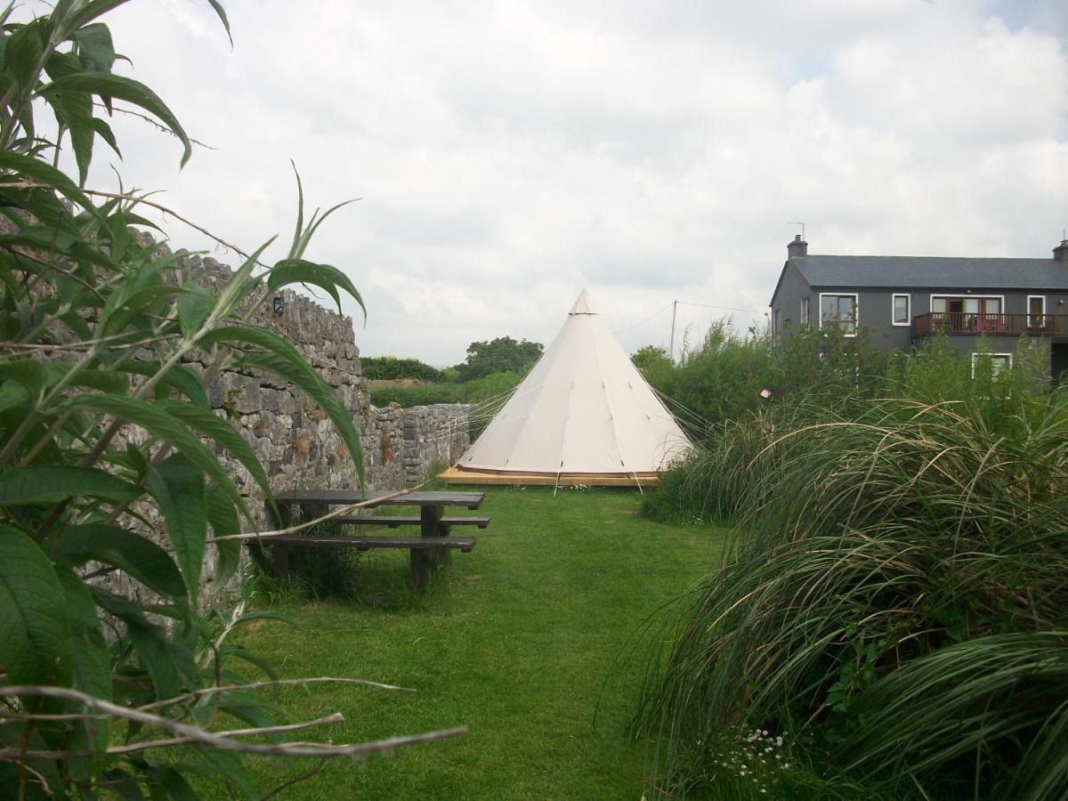 Aille River Tourist Hostel Glamping Doolin Exterior foto